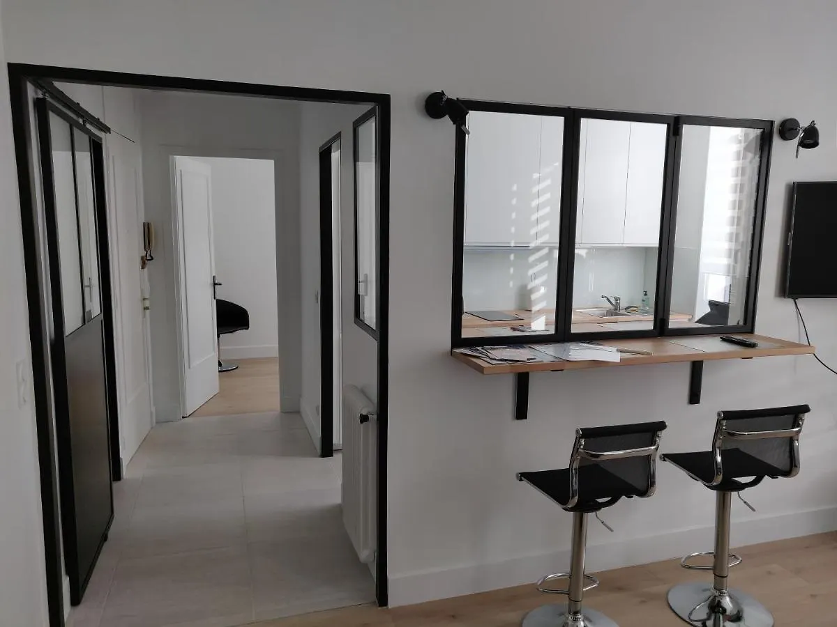 Cosy Apartment contacts